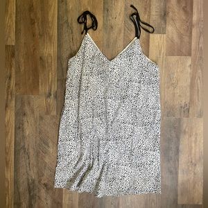 Lightweight Dress with Ties